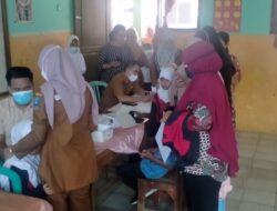 Polsek Cikeusal Melaksanakan Gerai Vaksinasi Covid-19 Merdeka Anak dan Vaksinasi Door To Door.