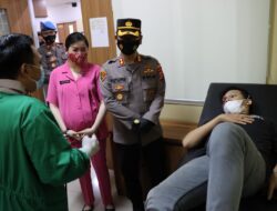 Setelah Berikan Trauma Healing, Kini Polresta Serkot Bawa Pemuda anak dari Ibu yang melakukan Percobaan Bunuh diri Berobat ke RS.Bhayangka.
