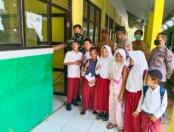 Kejar Target Vaksinasi Anak, Jajaran Personel Polsek Mancak Polres Cilegon Terus Dampingi Para Nakes