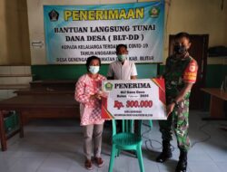 Danramil Tipe B 0808/13 Doko, Himbau Agar Kegiatan Penyaluran BLT DD Tetap Patuhi Protkes