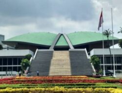 Disahkan DPR, Gaji ke-13 dan THR PNS, TNI, Polri, hingga Pensiunan Tahun 2022