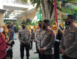 Kabareskrim Polri Kunjungi Sekolah Masa SMA, Cek Vaksinasi Dan Serahkan Bantuan Sosial