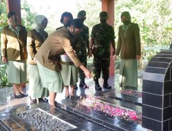 Persit Kartika Chandra Kirana Ziarah Ke Taman Makam Pahlawan