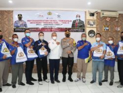 Kapolri Bantu Bansos Sembako untuk Buruh Terdampak Pandemi