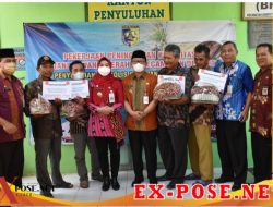 Petani Bawang Merah Di Dempet Kabupaten Demak Terima Bantuan Bibit Dan Pupuk