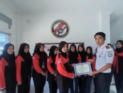 Stasiun Bakamla Sambas Berikan Sertifikat Pada Taruni SMKN 1 Perikanan Pemangkat