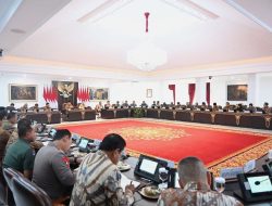 Panglima TNI dan Kapolri Hadiri Sidang Kabinet Paripurna Pertama